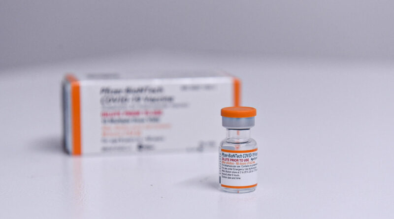Frasco da vacina pediátrica tem cor diferente para evitar falhas na administração das doses
