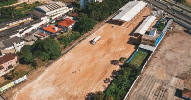 Estrutura já está sendo montada na Arena Big Fest, na Rua João Born, Centro